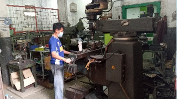 Mesin Press Karet